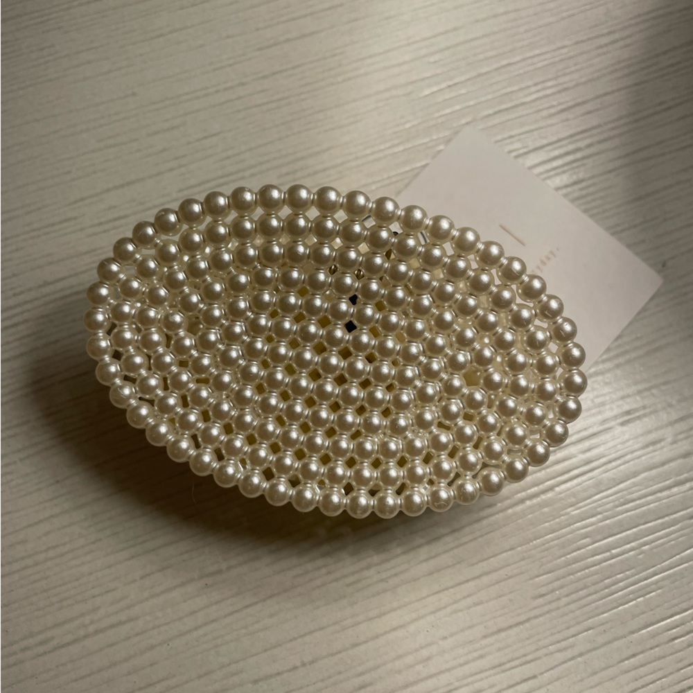 KAXI 🤍🤍 Pearl oval Hair Clip midi NWT